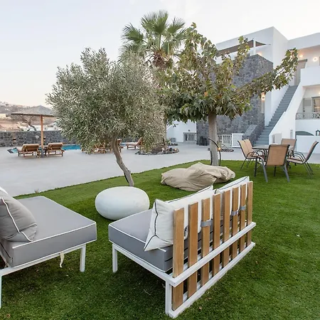 Semesterbostad Santorini Villatzio Mesaria